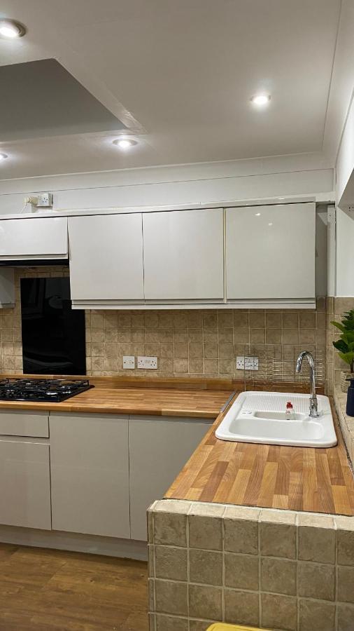 Spacious 4 Bedroom Contractors Friendly Home In Coventry Near Jaguar Land Rover & City Centre Exterior photo
