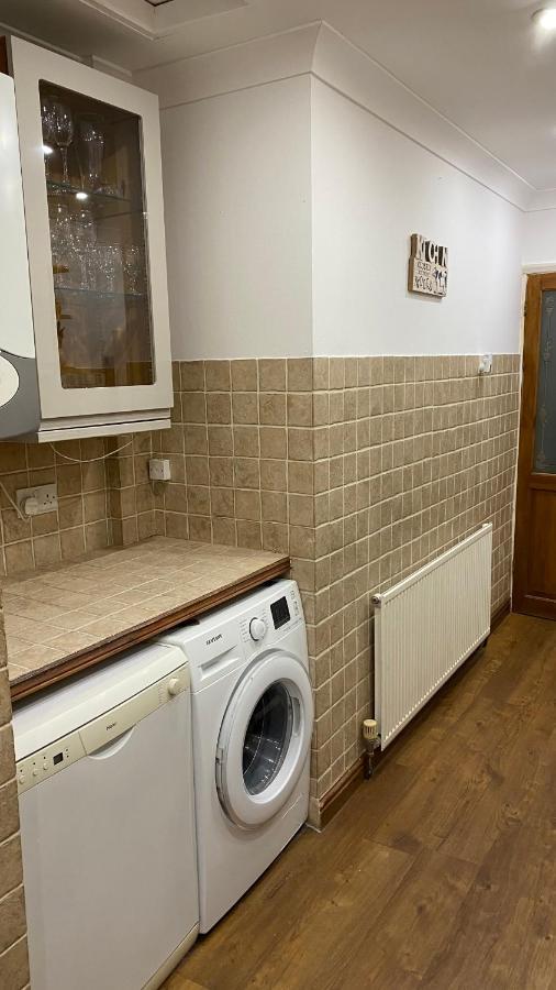 Spacious 4 Bedroom Contractors Friendly Home In Coventry Near Jaguar Land Rover & City Centre Exterior photo