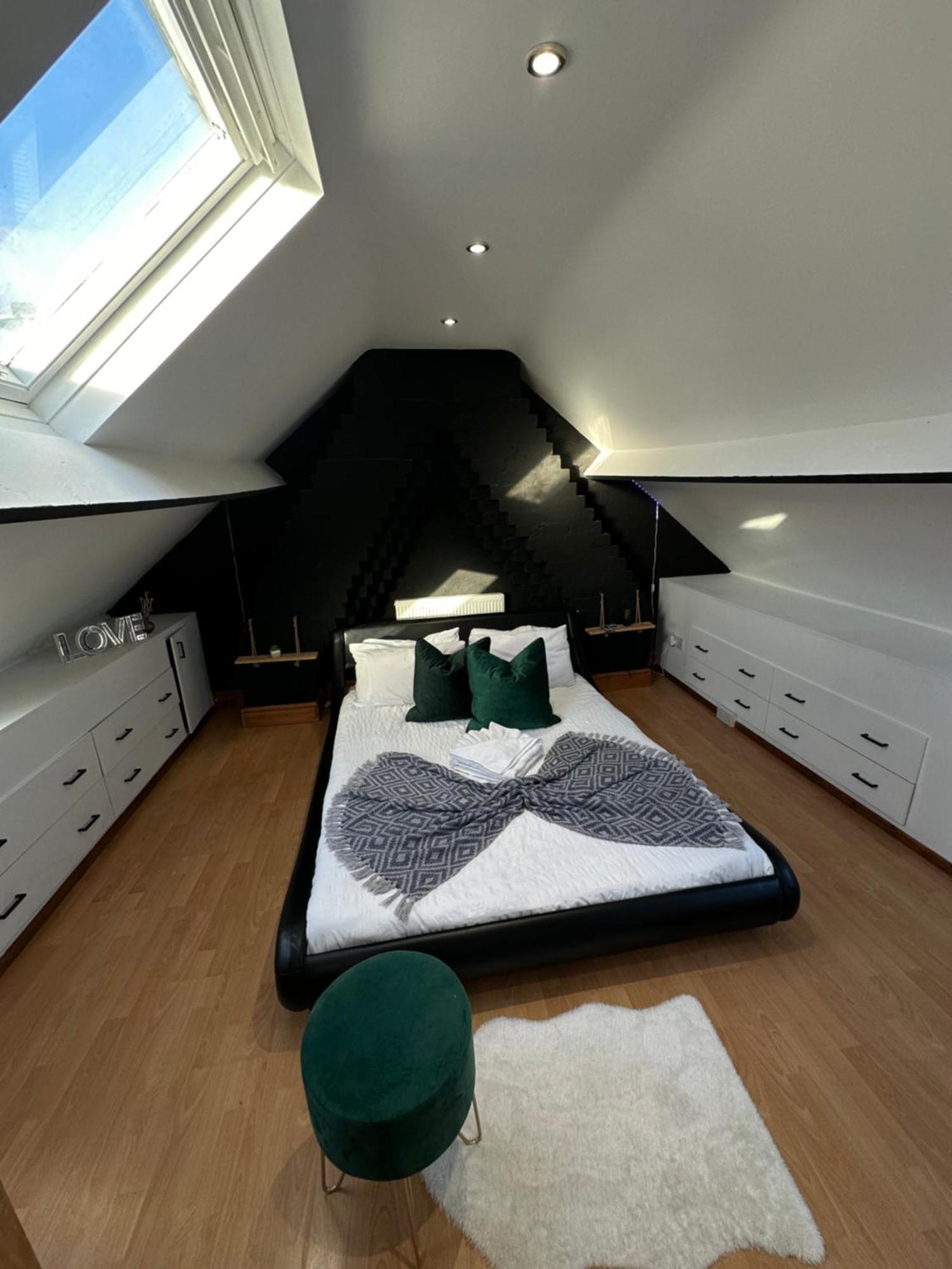 Spacious 4 Bedroom Contractors Friendly Home In Coventry Near Jaguar Land Rover & City Centre Exterior photo